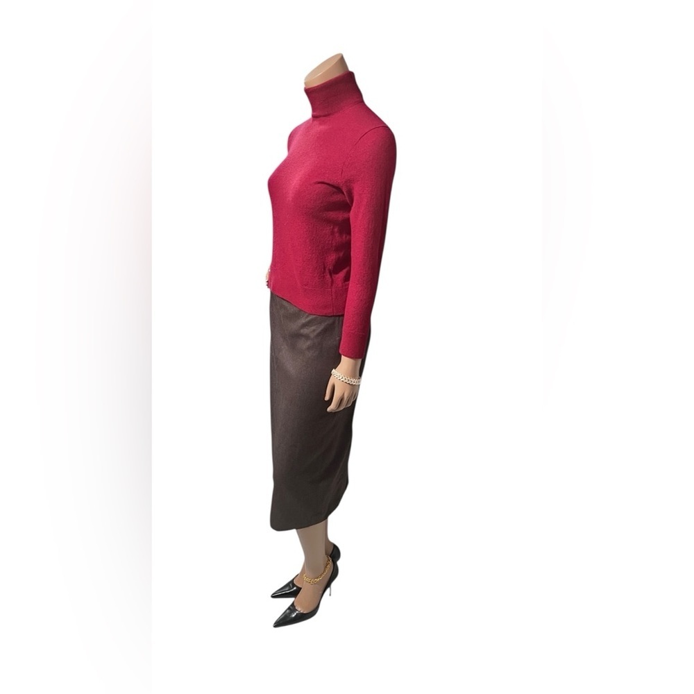 Chic Brown Pencil Skirt and a Banana Republic knit Sweater. Y2K Trending☑️ - Picture 7 of 15